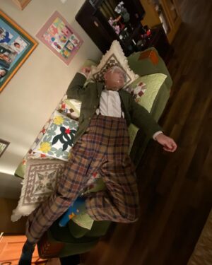 Tsurube Shofukutei Instagram - しずかちゃんのセットで爆睡、皆んなに撮られた寝姿。