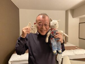 Tsurube Shofukutei Instagram - 小千谷のあけままが、わざわざ独演会に、人形と財布持って来てくれました。