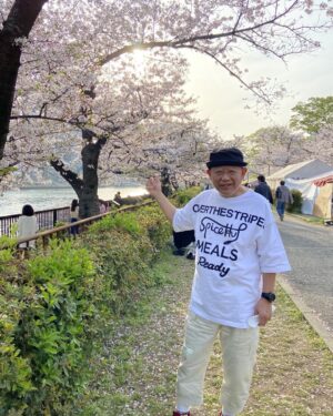 Tsurube Shofukutei Instagram - 天満橋で花見🌸やっとできました。屋台ないとあかん！