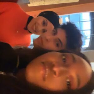 Tua El-Fawwal Instagram - Interview bei World Wide Wohnzimmer🎬 einfach ignorieren welchen Unsinn wir machen während @wwwshow uns ankündigt 😂😂❤️ @lukas.alexander.vh @jobel_mok @druckaddicts #artist #druck #skam #hijabi #hijabartist #interview