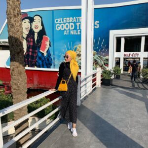 Tua El-Fawwal Instagram - Füll nicht dein Leben mit Zeit, sondern deine Zeit mit Leben.💫 .
.
.
مصر 🥰
#hijabi #hijabfashion #egypt #egyptlove #enjoy #enjoylife #family #love #friends #blessed #alhamdullilah🙏 #holiday #home #mycountryhome