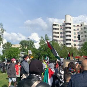 Tua El-Fawwal Instagram - 🇩🇪 Nenn mich die Friedens Kriegsprinzessin🇵🇸🤝💪🏽
🌍 Call me the peace war princess🇵🇸🤝💪🏽 
#freedom #palestine🇵🇸 #peace #peaceful #solidarity #sheikhjarrah #humanity #freepalastine #berlincity #onevoice #standwithsheikhjarrah #standwithpalestine #standwithgaza #vivavivapalastine