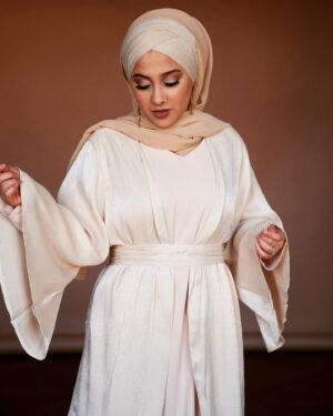 Tua El-Fawwal Instagram - Eid Inspiration✨
Styling @isiqu 
👗/ @hijabiofficial 
💄/ @delalno 
📸/ @mitoderohneeis