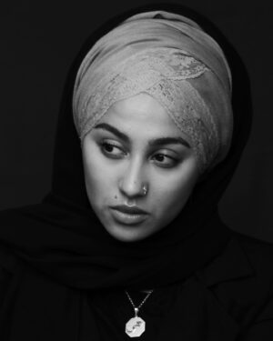 Tua El-Fawwal Instagram - 🇩🇪Ziele. 
Ziele im Leben sind wichtig. Doch du musst mehr tun, als dir nur Ziele zu setzen. Sei dir bewusst welchen Weg du gehen willst, um an deine Ziele zu gelangen. Und sei dir dessen bewusst, dass du auf diesem Weg kämpfen musst. Es werden dir Steine in den Weg gelegt, die es dir erschweren dein Ziel zu erreichen. Doch du musst durchhalten und stets den Fokus vor Augen haben. 
Was sind eure Ziele und wie kämpft IHR dafür? 
🌍 Goals. 
Goals in life are important. But it's more than just setting your goals - you have to know what path you'll taking to achieve those goals. Know that you must fight this battle. The obstacles in your path will make your journey difficult - maintain your focus and pull through! 
What are your goals and how are you fighting to achieve them ? 
📸/ @domenikadorothea