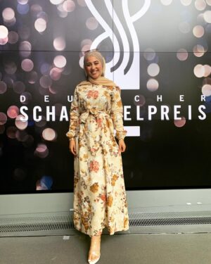 Tua El-Fawwal Instagram - Heute beim jährlichen Warmup Brunch des @deutscherschauspielpreis in der @audicityberlin 📸 Am 11.9 ist die Verleihung, drückt mir bitte alle die Daumen .🙏🏽🤲🏼Nochmal ein riesen Dankeschön für die Nominierung. ❤️ #nominated #deutscherschauspielpreis #actress 
@petrazieser @crush.agency.berlin