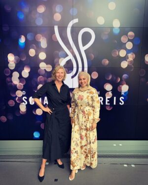 Tua El-Fawwal Instagram - Heute beim jährlichen Warmup Brunch des @deutscherschauspielpreis in der @audicityberlin 📸 Am 11.9 ist die Verleihung, drückt mir bitte alle die Daumen .🙏🏽🤲🏼Nochmal ein riesen Dankeschön für die Nominierung. ❤️ #nominated #deutscherschauspielpreis #actress 
@petrazieser @crush.agency.berlin