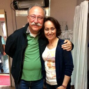 Tuba Erdem Instagram - Ustamiz❤Yuvacigin babasi❤ Her oyuncuya birlikte calismak nasip olsun❤#hangimizsevmedik #beykozkundurafabrikası