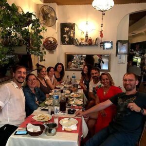 Tuba Erdem Instagram - Canımız Eda Çatalçam İngiltere de yeni bir yaşam kurmak üzere. Bekle İngiltere Eda ve Fatih geliyor😍 Mavi yi de unutmamak laxım💖