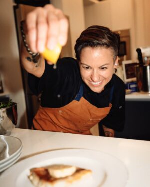 Tucker Ricchio Instagram - Happy Pride Month! 🌈🖤🙌🏽

📸 @wally.iv 

#GastronomyGangster #pride #pridemonth #queer #chefsofinstagram #cheflife #nextlevelchef  #hedleyandbennett #apronsquad #hbambassador #italian #girlswholift #inkedgirls #gay #cheftucker #travel #travelchef #privatechef #sf #miami #florida