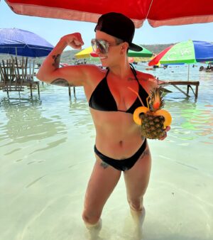 Tucker Ricchio Instagram - Take me back 🫠 #colombia #cartagena #islandgirl #pineapple #rum #travel