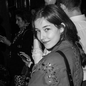 Tuğba Sunguroğlu Instagram - 🖖