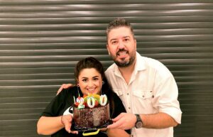 Tuğçe Karabayır Instagram - Ruh Öküzüm 200. Kez sahnedeydi☺️ Bu güzel günümüzü oyunumuzu izlemeye gelen çocuklarımız ve Isparta seyircisiyle kutladık❤️ Güzel Ispartamıza çook teşekkürler

2016 yılından beri #RuhÖküzüm oyunumuza gelen, bizi yalnız bırakmayan kıymetli seyircimize çoook teşekkürler❤️

@tugcekarabayir @erkankaradenizz @finitolartiyatrosu @suflesanat @ukeremkaya 

#FinitolarTiyatrosuŞehrinizeGeliyor 

Yarın akşam AFYON