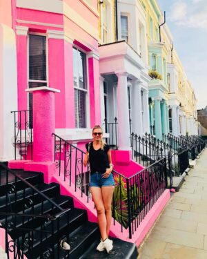 Tuğçe Kurşunoğlu Instagram - Renkli dünyalar 🌈🌏🎉 #nottinghill #portobelloroad