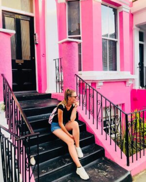 Tuğçe Kurşunoğlu Instagram - Renkli dünyalar 🌈🌏🎉 #nottinghill #portobelloroad