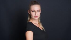 Tuğçe Kurşunoğlu Instagram - #headshot 👉 @adnanonal 📸📸🤟🏻 Siyah🖤🖤