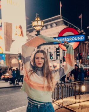 Tuğçe Kurşunoğlu Instagram - Bütün umutlarımı yaza sakladım bekliyorum 👀👀 @samisrt 📸