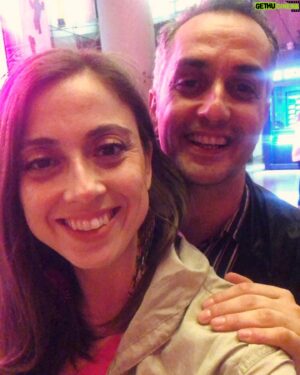Tuğrul Tülek Instagram - Veeeee bir Date Night daha 🔥🔥🔥🔥 gibi geçti gitti. Bu kez sezon finaliydi o yüzden hem çok heyecanlı hem de hafif buruktuk. The Talented Mrs @cananerguder1 acayip sesiyle ve enerjisiyle ortalığı yıktı geçti. Daterlarım zaten her zamanki gibi şahaneydi. Çok gülerek, çok dans ederek, çok sohbet ederek, leziz şarkılar söyleyerek ne güzel anılar biriktirdik bu sene be! Şimdi biraz ara veriyoruz ve önümüzdeki sezonda yazdan çıkmış bronz tenlerimizle date lerimize hemen başlıyoruz. En başından beri yanımda olan ve bu hayalimi gerçekleştirmeme sebep olan tüm dostlarıma, @zorlu_psm  @touche_psm ekibine, hepsine teker teker bayıldığım yol arkadaşlarıma ama en en çok birlikte eğlenmeyi bilen seven ve her Date Night ı unutulmaz kılan canım Dater larıma kocaman sevgiler. Yeni sezonda görüşmek üzereeee 🎉🎉🎉🎉🥂🥂🥂🥂😘😘😘😘