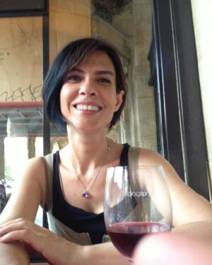 Tülay Günal Instagram - #tbt 📷 : @gursel.goncu 💙  ilk tatilimiz .🍷#Paris  ten years ago.🧿😇🥹