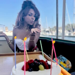 Tunisha Hubbard Instagram - It’s my Birfdaaaaaaay !!!! 🥳