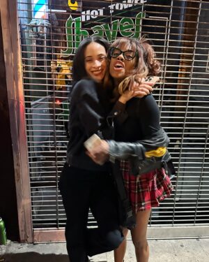 Tunisha Hubbard Instagram - Big Boss Lady @yesitsness_ popped up and I had to see her it’s been way too long! 🥰 We had the best time time, there’s nothing like good friends 💕 Hopefully I’ll see you in Chicago this summer boo!