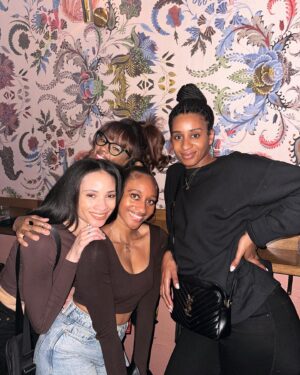 Tunisha Hubbard Instagram - Big Boss Lady @yesitsness_ popped up and I had to see her it’s been way too long! 🥰 We had the best time time, there’s nothing like good friends 💕 Hopefully I’ll see you in Chicago this summer boo!