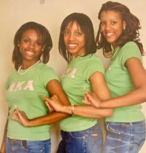 Tunisha Hubbard Instagram - Swipe to see how it started ☺️ Happy Founders’ Day to the best LS’s in the world and my all my Sorors , including my mom, my sister, my Aunt Nan and Aunt Doe Doe 💚💖 #AlphaKappaAlpha