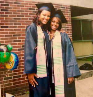 Tunisha Hubbard Instagram - Swipe to see how it started ☺️ Happy Founders’ Day to the best LS’s in the world and my all my Sorors , including my mom, my sister, my Aunt Nan and Aunt Doe Doe 💚💖 #AlphaKappaAlpha