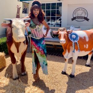Tunisha Hubbard Instagram - Well look at that! We’re @lcdqla Blue Ribbon Winners!!!! 
Meet these lil’ cuties,🐄 Anna Mae &
Laura Bell home grown by @nturnerdesign himself!! Don’t mind that naughty steer, Billy, he just loves telling dirty jokes.