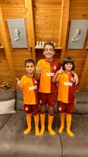 Turgay Başyayla Instagram - @galatasaray #taraftar