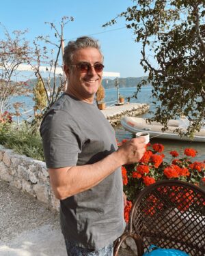 Turgut Tunçalp Instagram - ✌️
