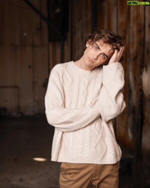 Ty Doran Instagram - I’m an actor. Posting new headshots on instagram is what we do.

Shot by the wonderful @gersonlopes_photographer whose lovely white sweater that is