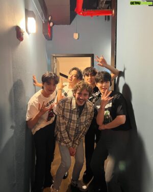 Ty Doran Instagram - Thanks @official_therose and Angela for the rock and roll! Swipe to see my very poor srat squat game
