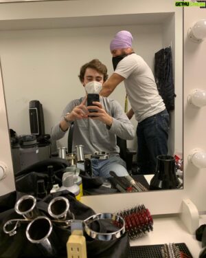 Ty Doran Instagram - Today is the day! A year ago I moved out to nyc barely knowing anyone. Yesterday, I left New York heartbroken to leave my new family. Go check out @manifestonnetflix. Some of the most beautiful, warm, generous, talented souls you’ve ever met worked really hard on it! Also swipe to catch Cal hair transformation courtesy of @rajmantra_singh_khalsa