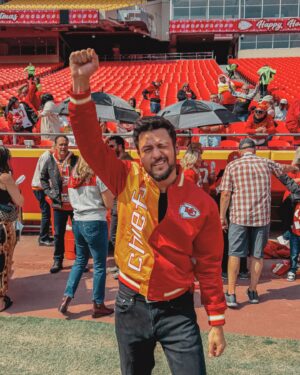 Tyler Hynes Instagram - A week like no other because of you. Thanks to everyone who stopped by to be in the movie or talk about it. To all the local talent filling our stadium and bringing a spirit only you can bring in KC, thank you 🤍🙏🏻 . The week was hot, and it had nothin to do with the temperature ;) 

And thanks mama Kelce for the ✨ pics and making me sneak a note into Trav’s locker. 

@hunterking @donnakelce @mecolehardman4 @clyde_22 @georgekarlaftis @putchfilms @ed_begley_jr @baderdiedrich @trey_smith @chiefscheer @jennabhager ( missing our pic 😔 ) @laraekrug @mrsjp24 @mrsjennylatz @atipam @graciehunt @avahunt @lhdhallmark @anniehowellpr @candicemeghan @taterasme @dabbot1 @kikuejewels @angelamegrey @djhindustani the list goes on…tag me below and I’ll add 🤍

In these pictures or not, you know who you are…the love is real 🤍

More fun to come… ;) 🏉 @chiefs  @hallmarkchannel 🎄 #holidaytouchdown
