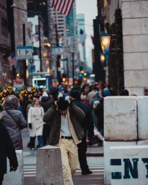 Tyler Hynes Instagram - 🍎
.
What’s your favourite New York City film? 
.
📷 @joshuashultz