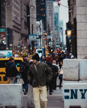 Tyler Hynes Instagram - 🍎
.
What’s your favourite New York City film? 
.
📷 @joshuashultz