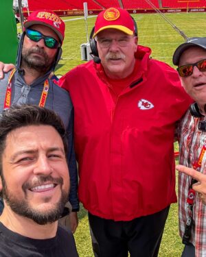 Tyler Hynes Instagram - A week like no other because of you. Thanks to everyone who stopped by to be in the movie or talk about it. To all the local talent filling our stadium and bringing a spirit only you can bring in KC, thank you 🤍🙏🏻 . The week was hot, and it had nothin to do with the temperature ;) 

And thanks mama Kelce for the ✨ pics and making me sneak a note into Trav’s locker. 

@hunterking @donnakelce @mecolehardman4 @clyde_22 @georgekarlaftis @putchfilms @ed_begley_jr @baderdiedrich @trey_smith @chiefscheer @jennabhager ( missing our pic 😔 ) @laraekrug @mrsjp24 @mrsjennylatz @atipam @graciehunt @avahunt @lhdhallmark @anniehowellpr @candicemeghan @taterasme @dabbot1 @kikuejewels @angelamegrey @djhindustani the list goes on…tag me below and I’ll add 🤍

In these pictures or not, you know who you are…the love is real 🤍

More fun to come… ;) 🏉 @chiefs  @hallmarkchannel 🎄 #holidaytouchdown