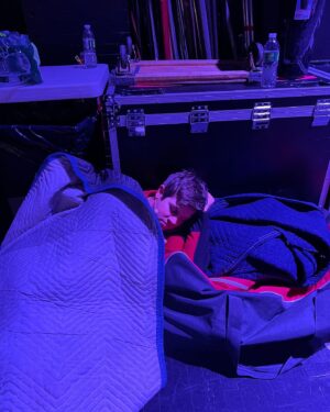 Tyler Johnston Instagram - Mid show naps ferda 🤣🖤