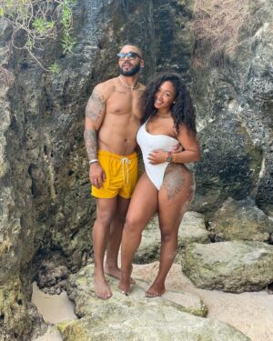 Tyler Lepley Instagram - In my own world 🏝️