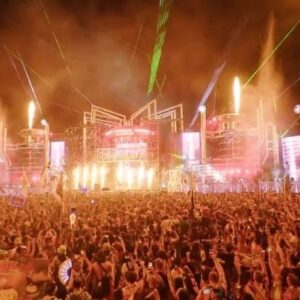 Tyler Marenyi Instagram - THANK YOU EDC LAS VEGAS 😍

Every time I took a moment to look out in to the crowd and enjoy the view during my set I was in awe. An absolute sea of people. This festival is such a special place and is always one of my biggest/best sets of the year. I played tons of new IDs and edits I can’t wait to release for you guys. Thank you to every single person who came out to watch 😭❤️ I love you!!

Who wants to this full set!?! think im gonna drop it on SoundCloud 👍🏼👍🏼