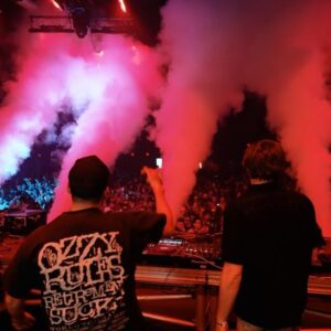 Tyler Marenyi Instagram - Made it to Miami for less than 24 hrs!! 

Got to premiere a brand new song with @dimension & @subfocus at @ultra 

Then played my first ever b2b with my brother @woolimusic 

Even had the legend @mougleta come out to sing my unreleased collab with @liquidstranger 

Perfect way to end MMW 🔮