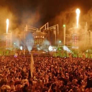 Tyler Marenyi Instagram - THANK YOU EDC LAS VEGAS 😍

Every time I took a moment to look out in to the crowd and enjoy the view during my set I was in awe. An absolute sea of people. This festival is such a special place and is always one of my biggest/best sets of the year. I played tons of new IDs and edits I can’t wait to release for you guys. Thank you to every single person who came out to watch 😭❤️ I love you!!

Who wants to this full set!?! think im gonna drop it on SoundCloud 👍🏼👍🏼