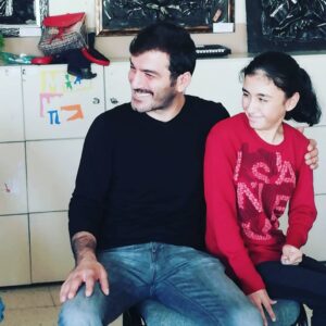 Ufuk Bayraktar Instagram - İlk baķışta eksik gibi görünsede, merhamet, sevgi, tebessüm, samimiyet, hoşgörü gibi bir çoğunun unuttuğu insani değerleriyle çoğumuzdan ileride olan özel evlatlarımızla keyifli vakit geçirdik🌷❤🌍❤,🌷