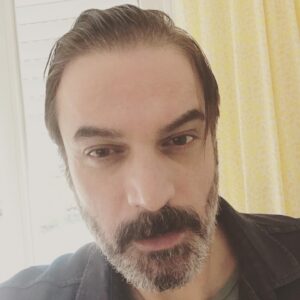 Ufuk Özkan Instagram - Bişeyler bişeyler kessemmi kesmesemmi 🤔