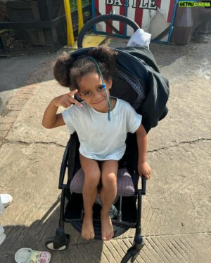 Ugo Monye Instagram - L E G O L A N D 📍 🎢 💦 👩🏽‍❤️‍💋‍👩🏽 ☀️
