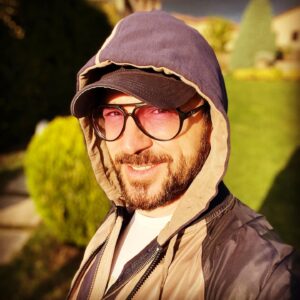 Uğur Arslan Instagram - Pazarı mı seviyoruz? Cumartesiyi mi?