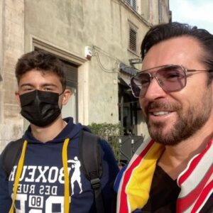 Uğur Arslan Instagram - Perugia🇲🇹futbol ⚽️ klübü altyapısında akademi öğrencisi arkadaşım Selim’le tarihi merkezde şehir turu yapıyoruz 😀