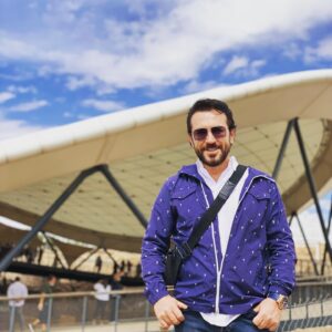 Uğur Arslan Instagram - Burası neresi???
a)Vodafone arena b)Göbekli tepe C)Darıca hayvanat bahçesi d)Nasa