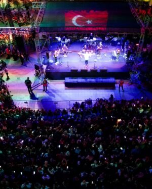Uğur Aslan Instagram - Bodrum Bodrum❤️❤️❤️🎶🎶🎶 minnettarım