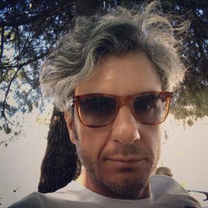 Uğur Bilgin Instagram - Fotoğraf çekiyim derken karınca bastı her yerimi..🐜